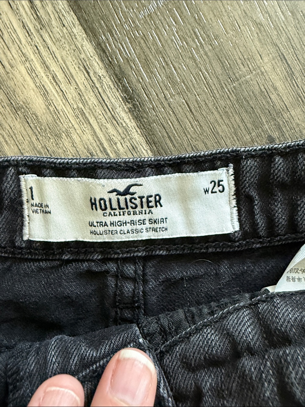 Hollister Black Distressed Mini Skirt - Picture 2 of 4